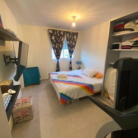 Sarin Room Jehud Kültér fotó